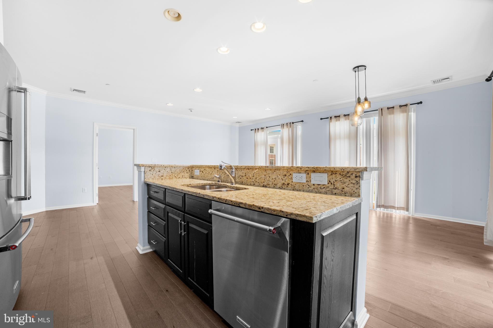 401 CARSON TERRACE 401