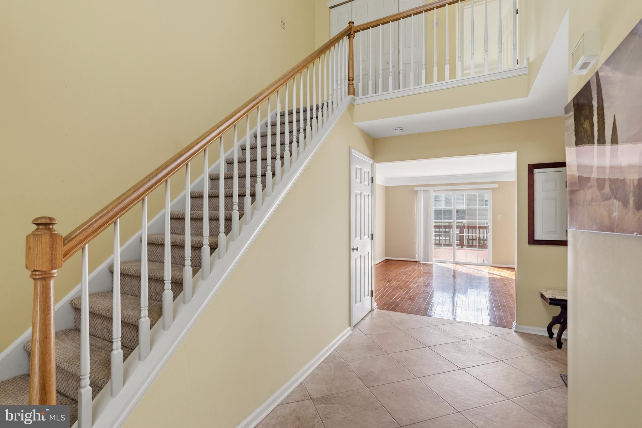 1437 HILLCREST COURT