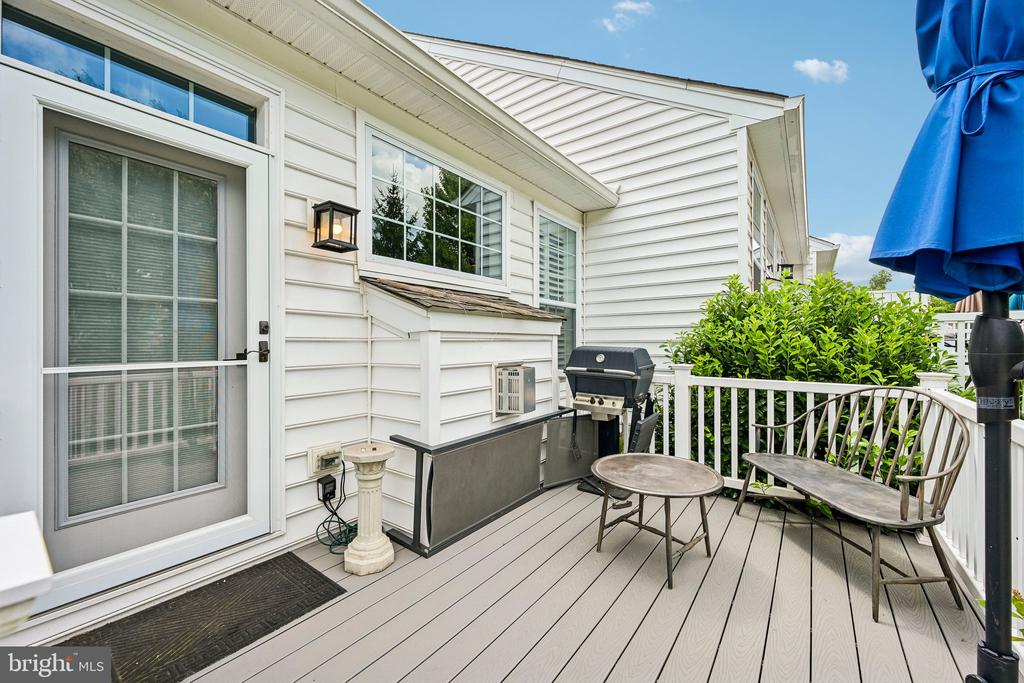 282 HOPEWELL DRIVE