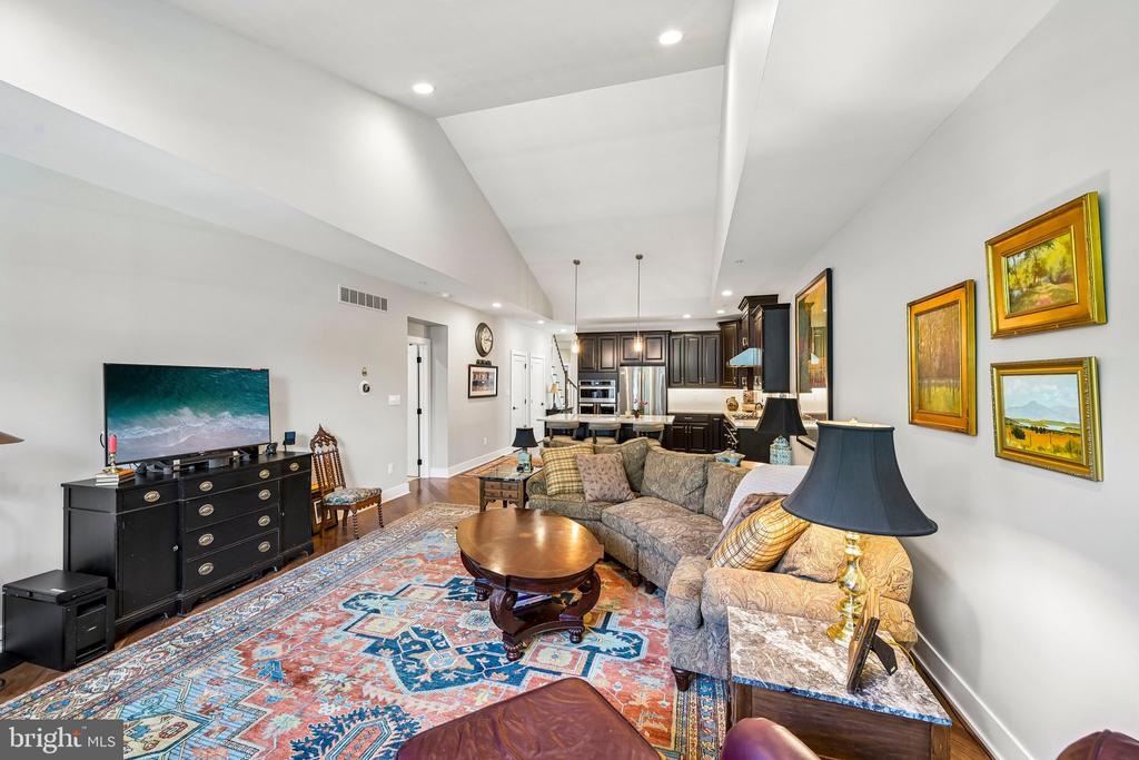282 HOPEWELL DRIVE