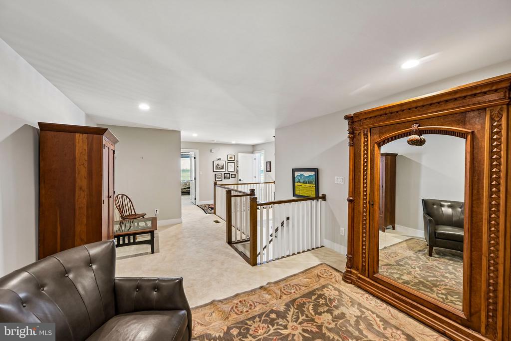 282 HOPEWELL DRIVE