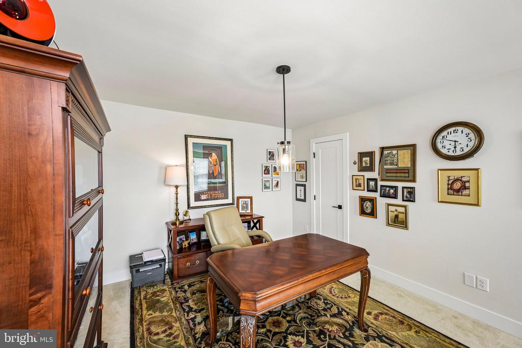 282 HOPEWELL DRIVE