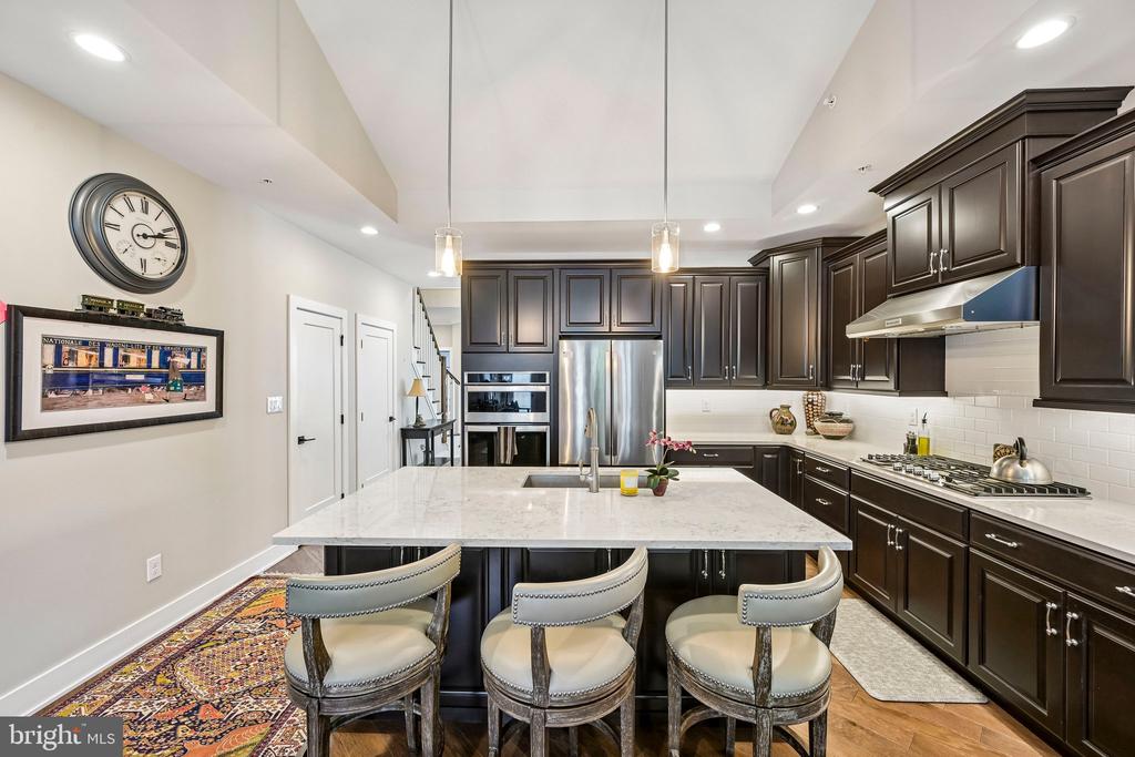 282 HOPEWELL DRIVE