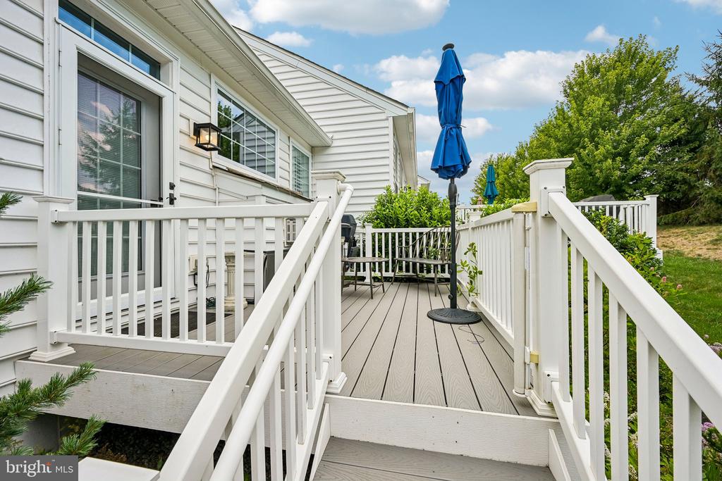 282 HOPEWELL DRIVE