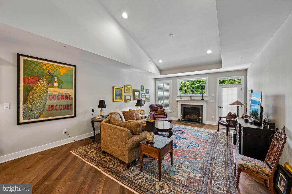 282 HOPEWELL DRIVE