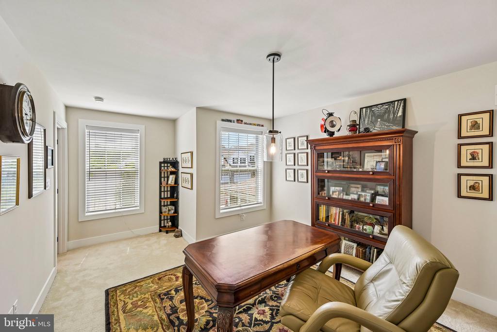 282 HOPEWELL DRIVE
