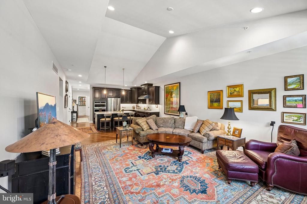 282 HOPEWELL DRIVE