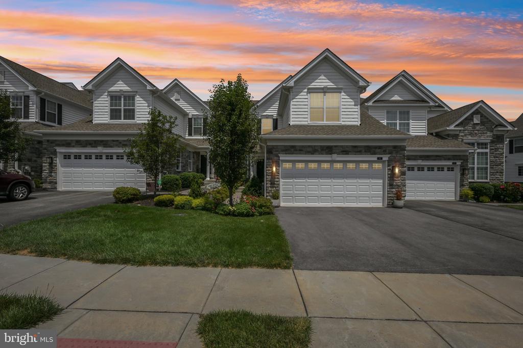 282 HOPEWELL DRIVE