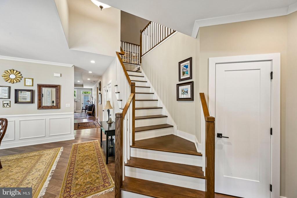 282 HOPEWELL DRIVE