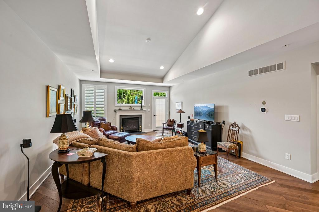 282 HOPEWELL DRIVE