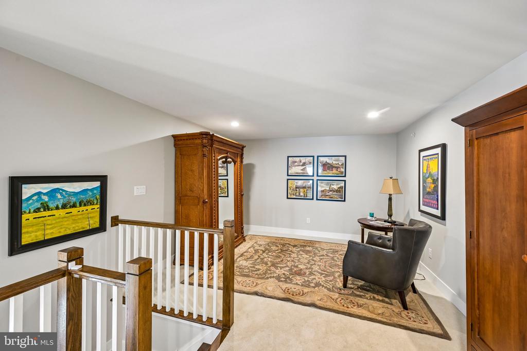 282 HOPEWELL DRIVE