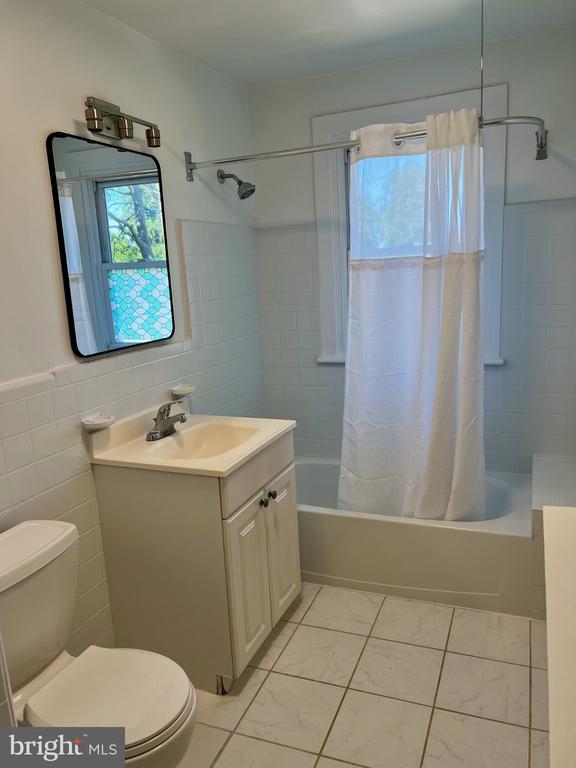 2729 CEDAR LANE Unit: 3