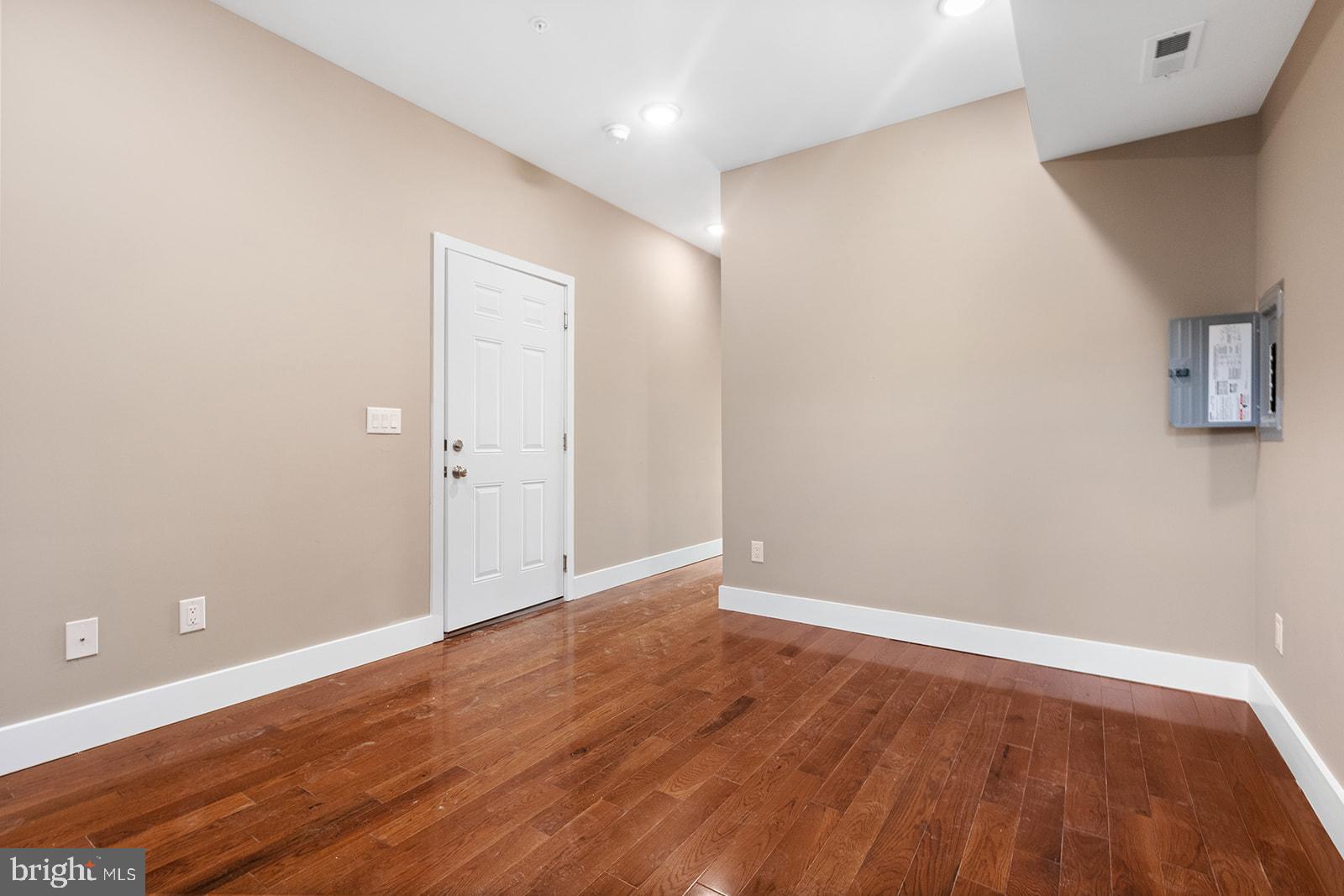 1406 Point Breeze Ave
