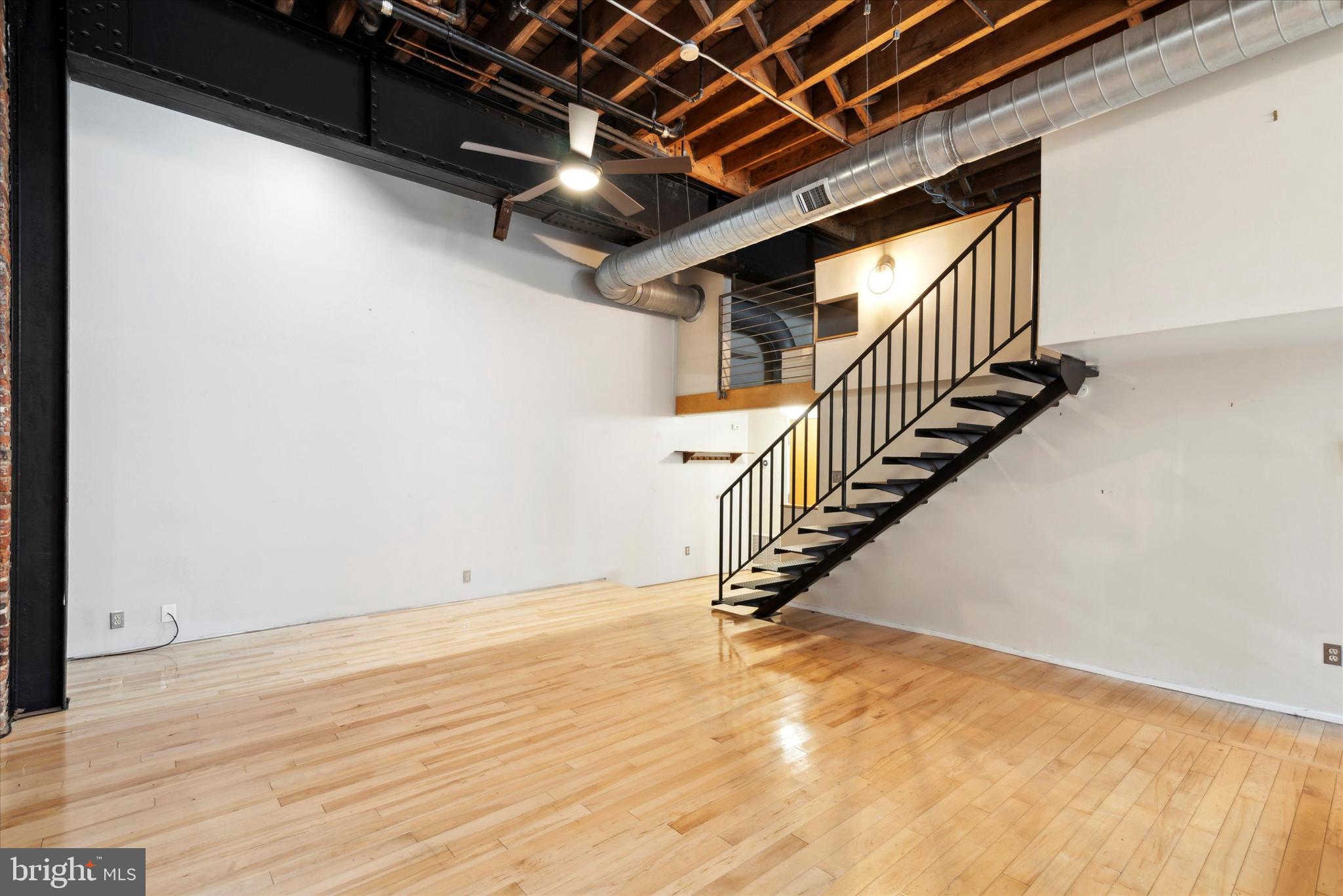 1215-21 Wood St #1