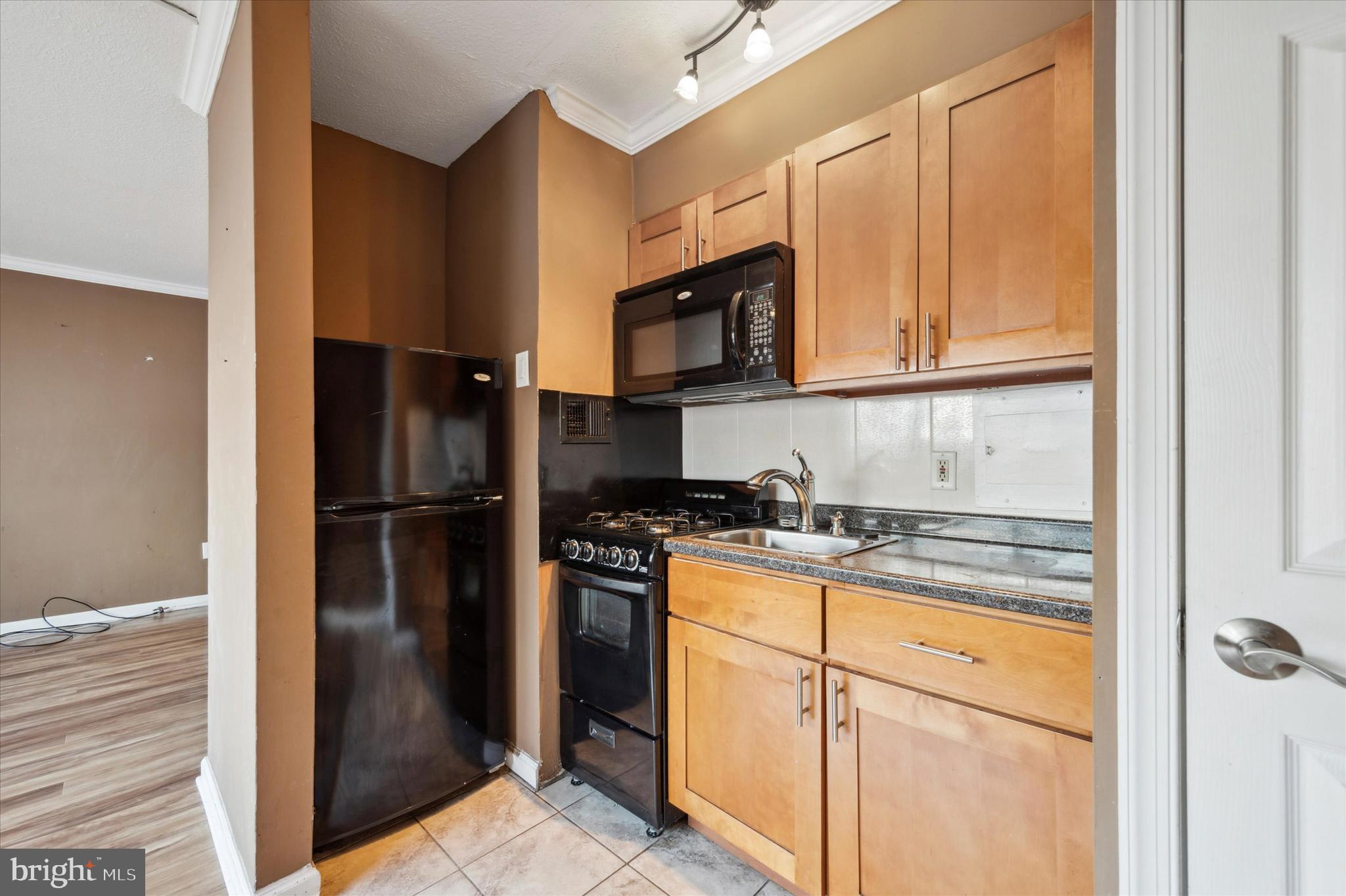 2101-17 Chestnut St #605