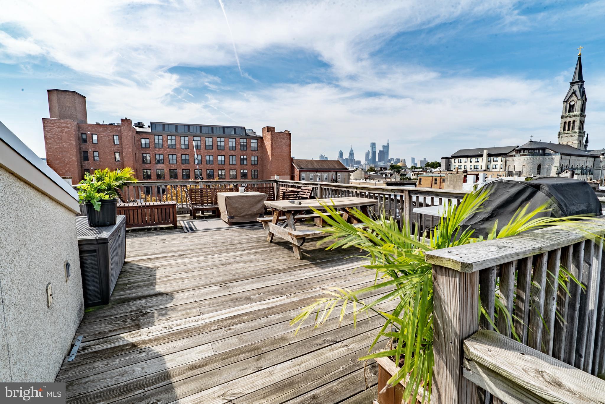 329 W Girard Ave