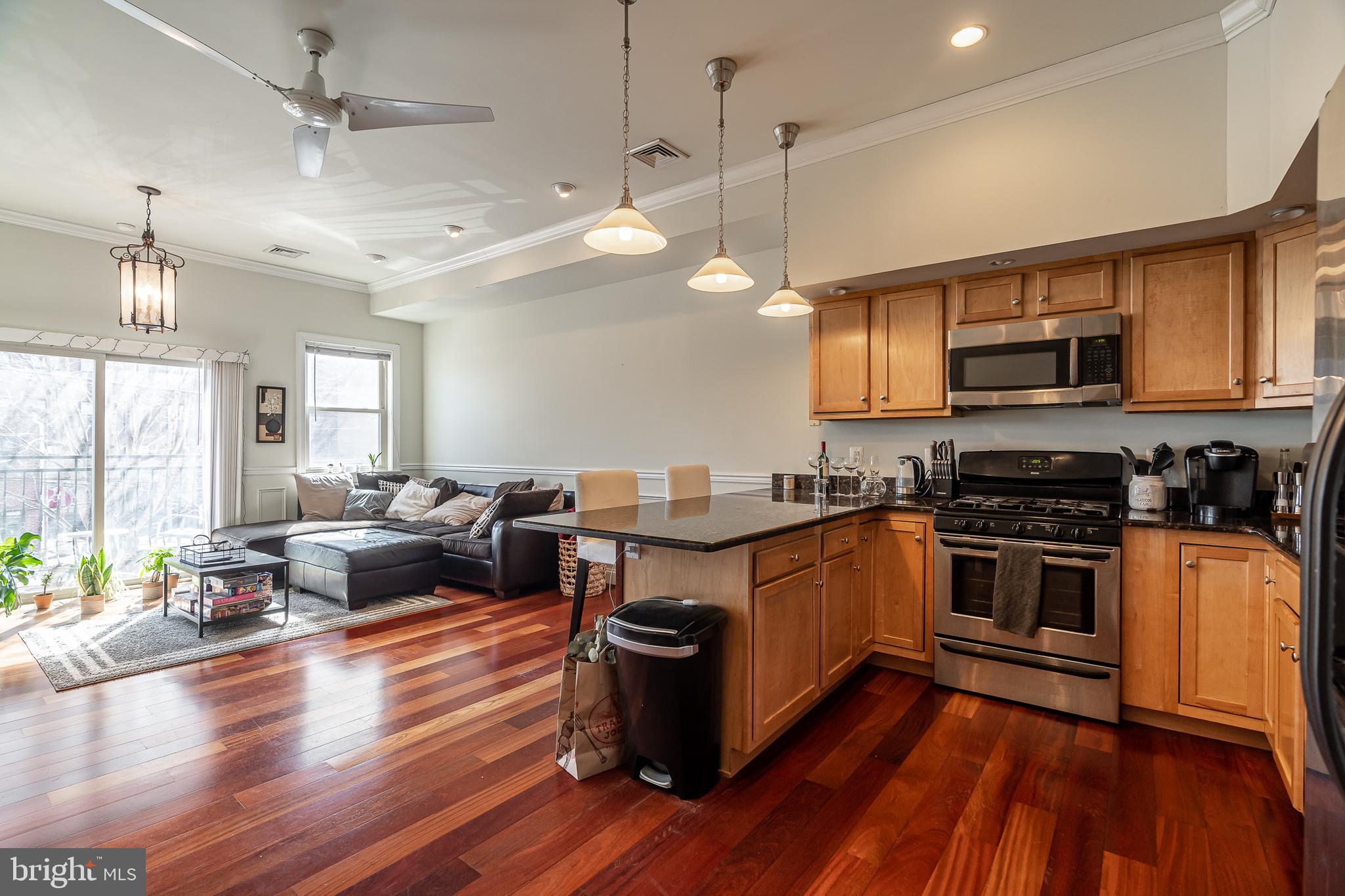 329 W Girard Ave