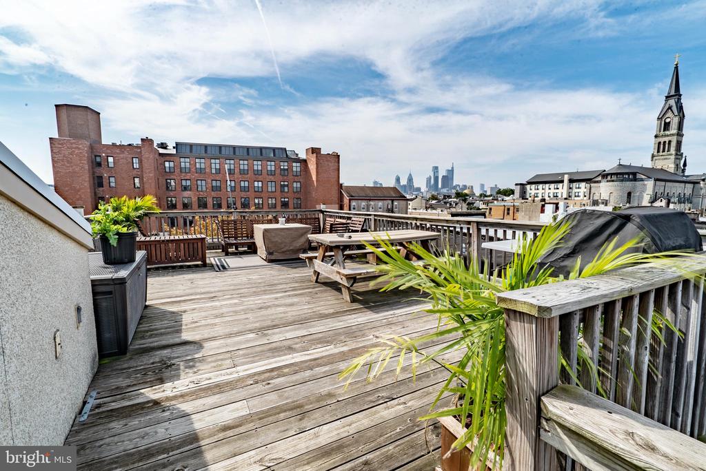 329 W Girard Ave