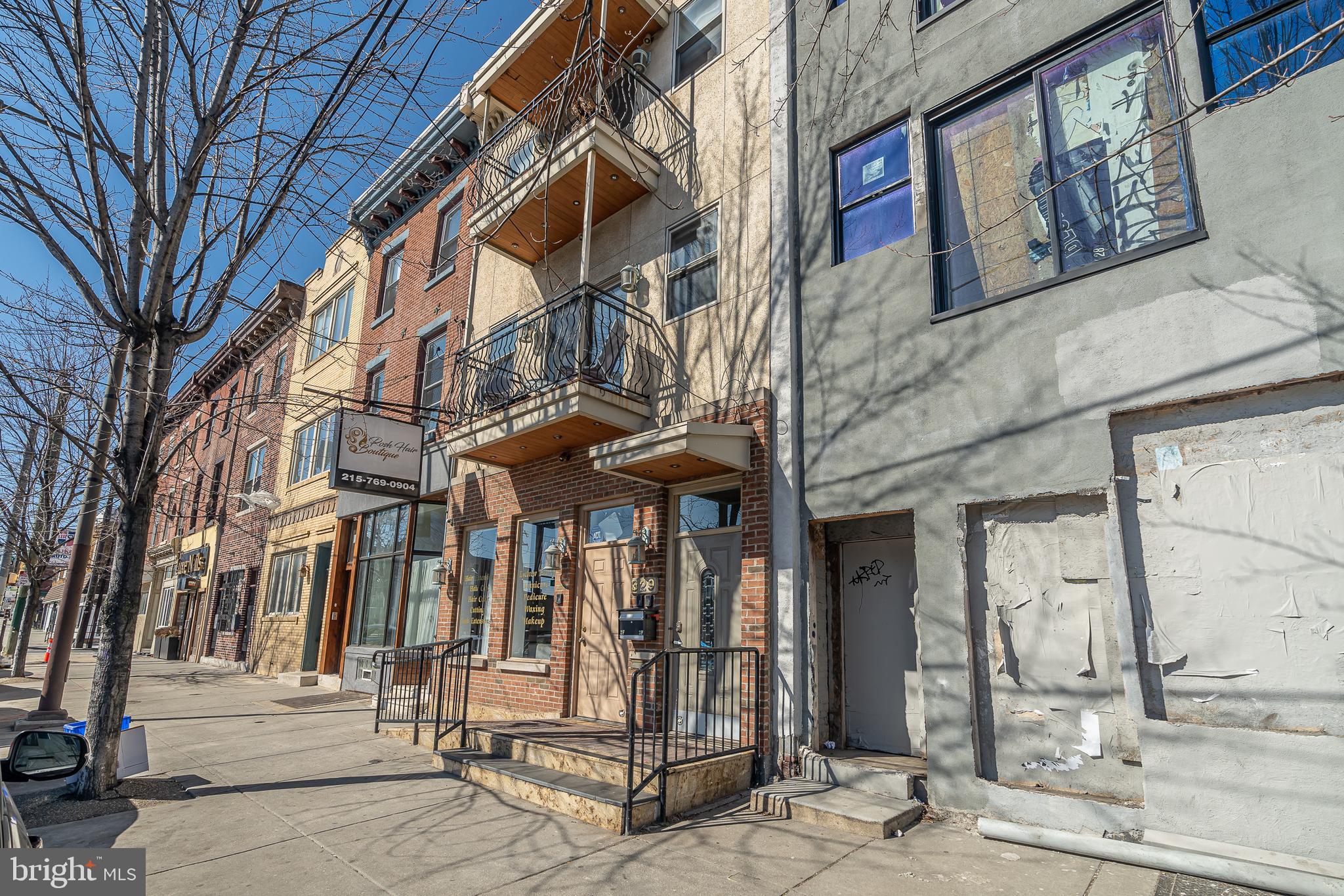 329 W Girard Ave