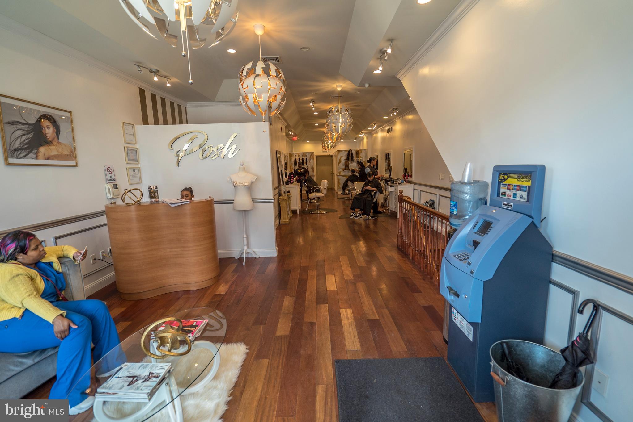 329 W Girard Ave