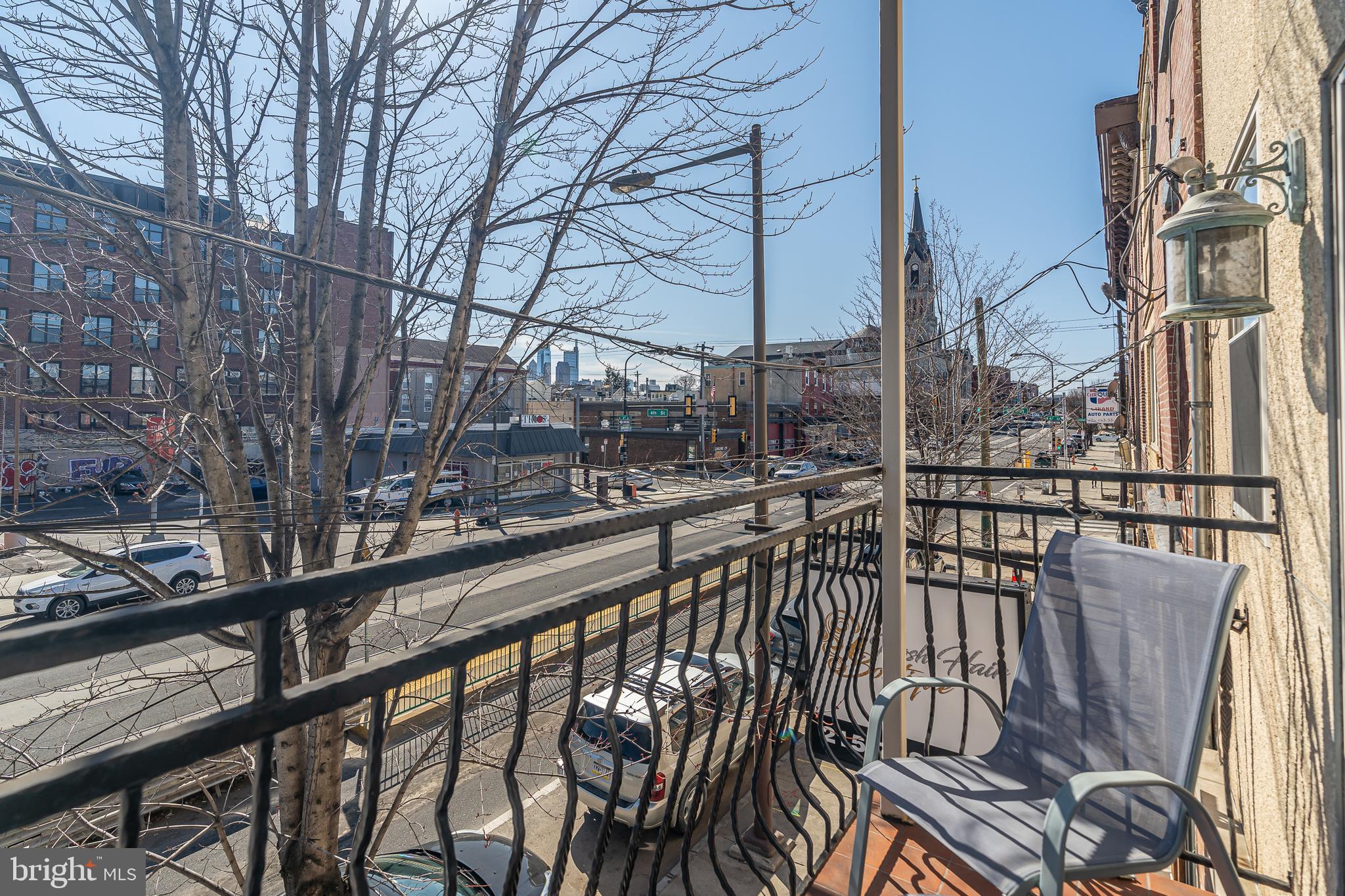 329 W Girard Ave