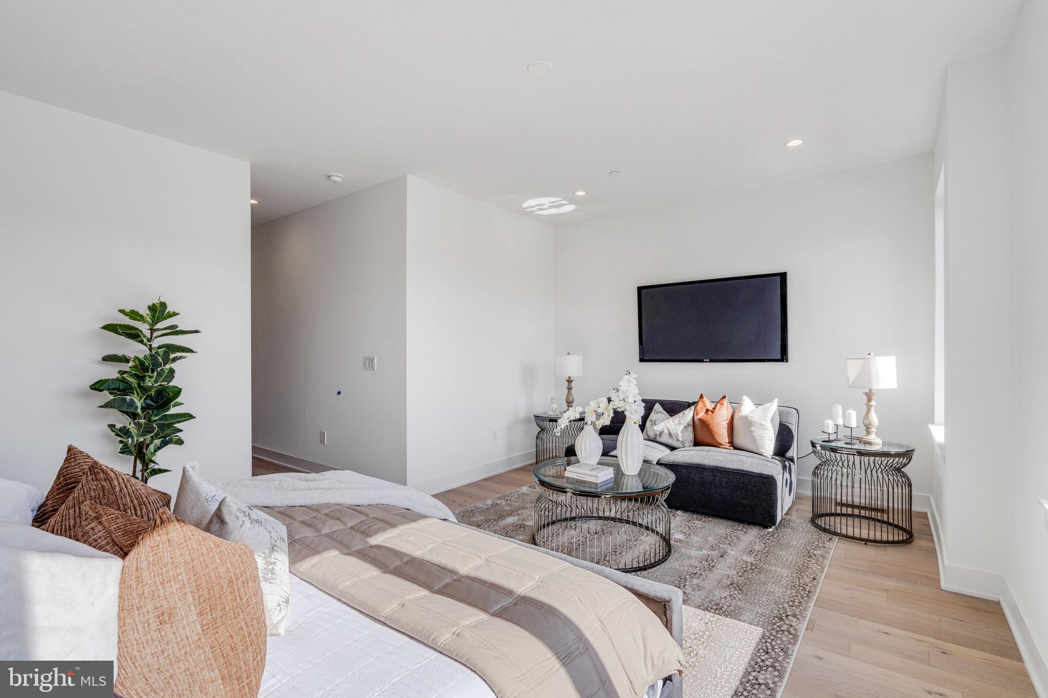 2106 League Ct