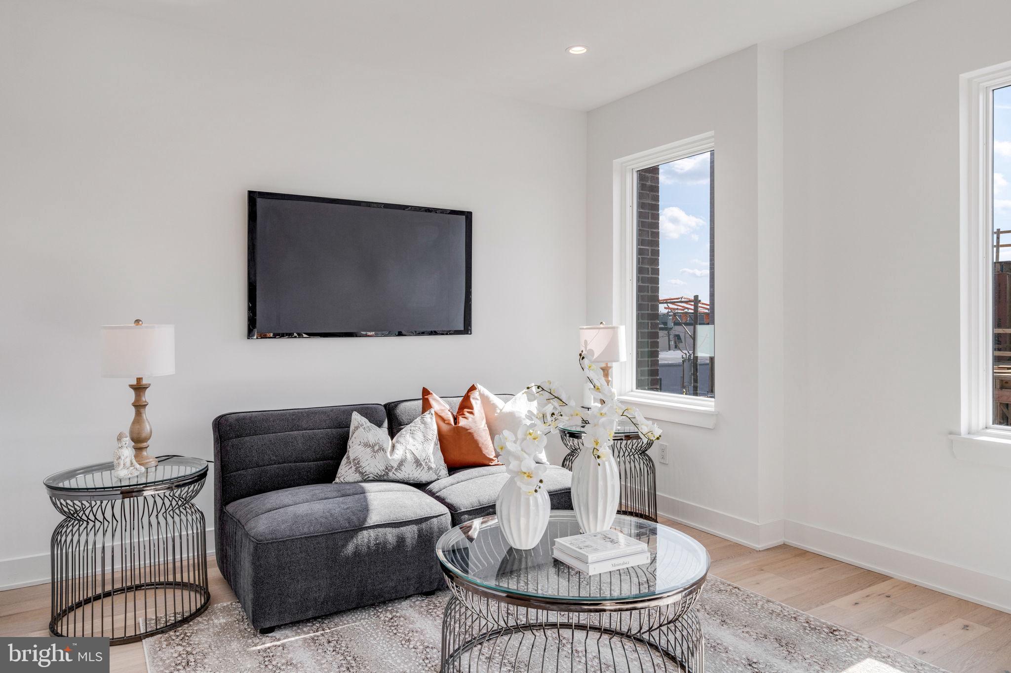 2106 League Ct