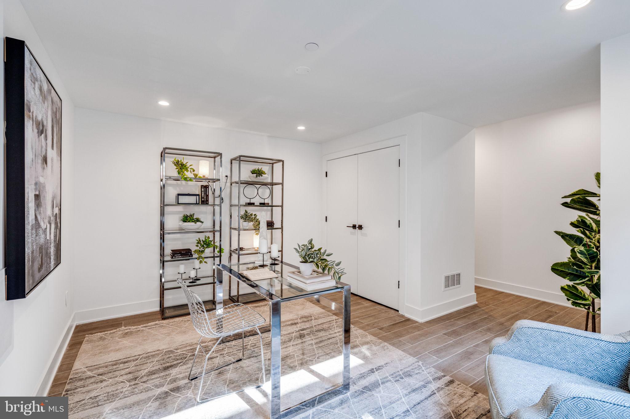 2106 League Ct