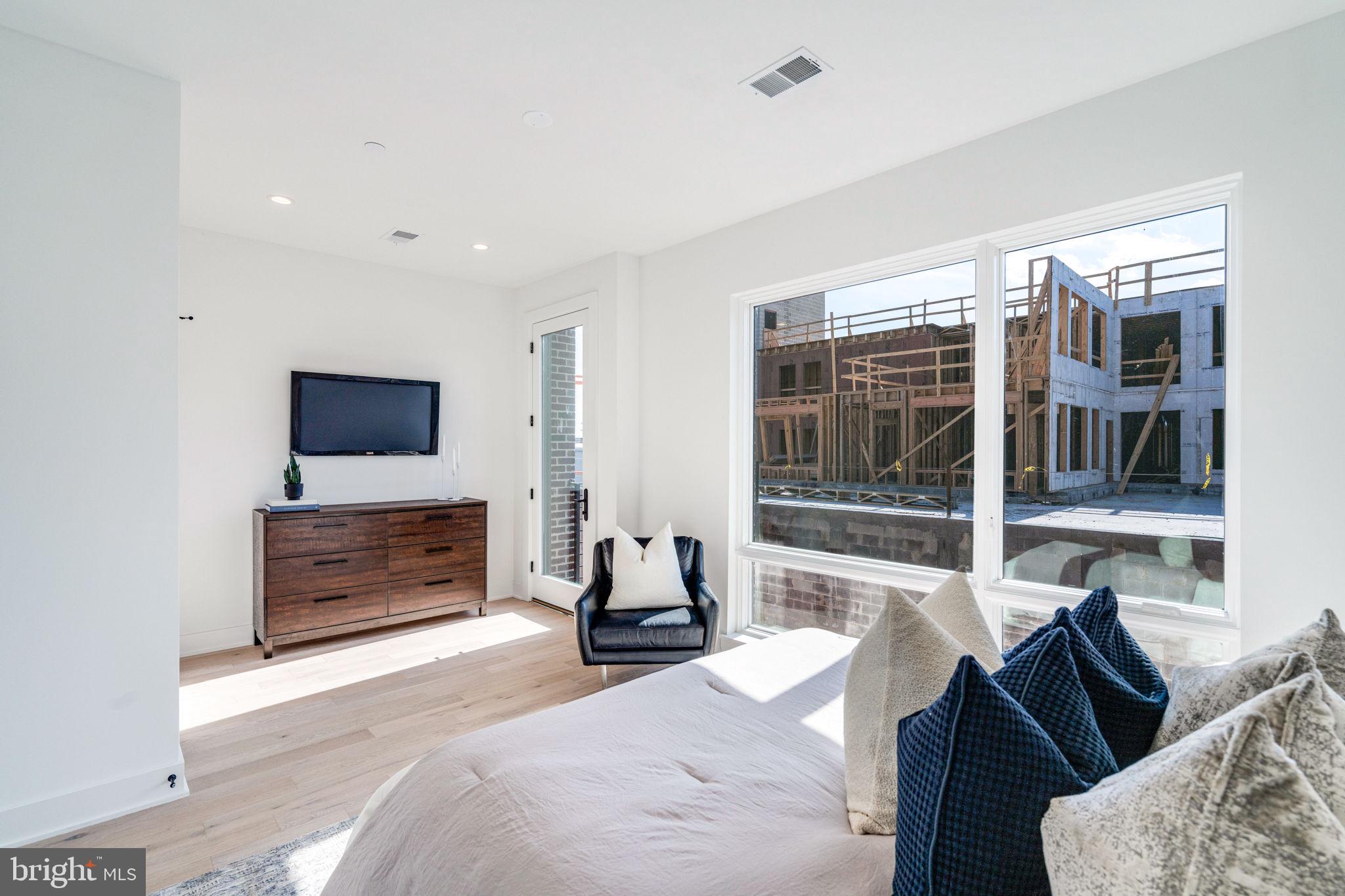 2106 League Ct