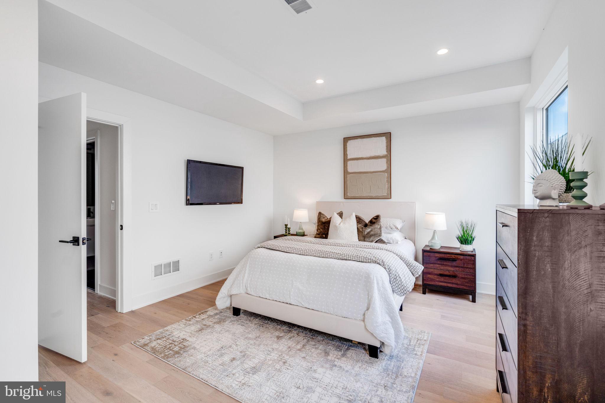 2106 League Ct