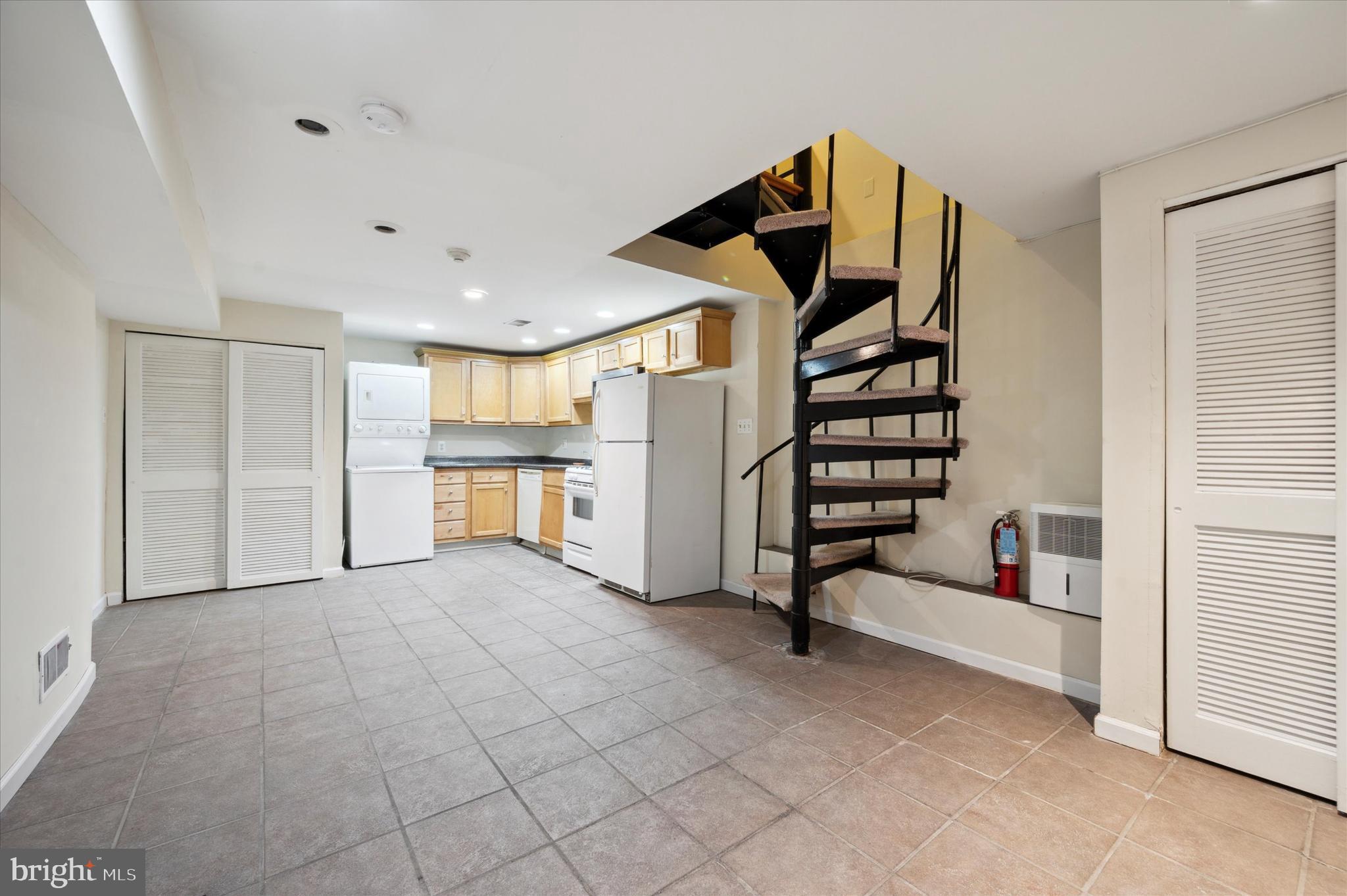520 Montrose St #1a