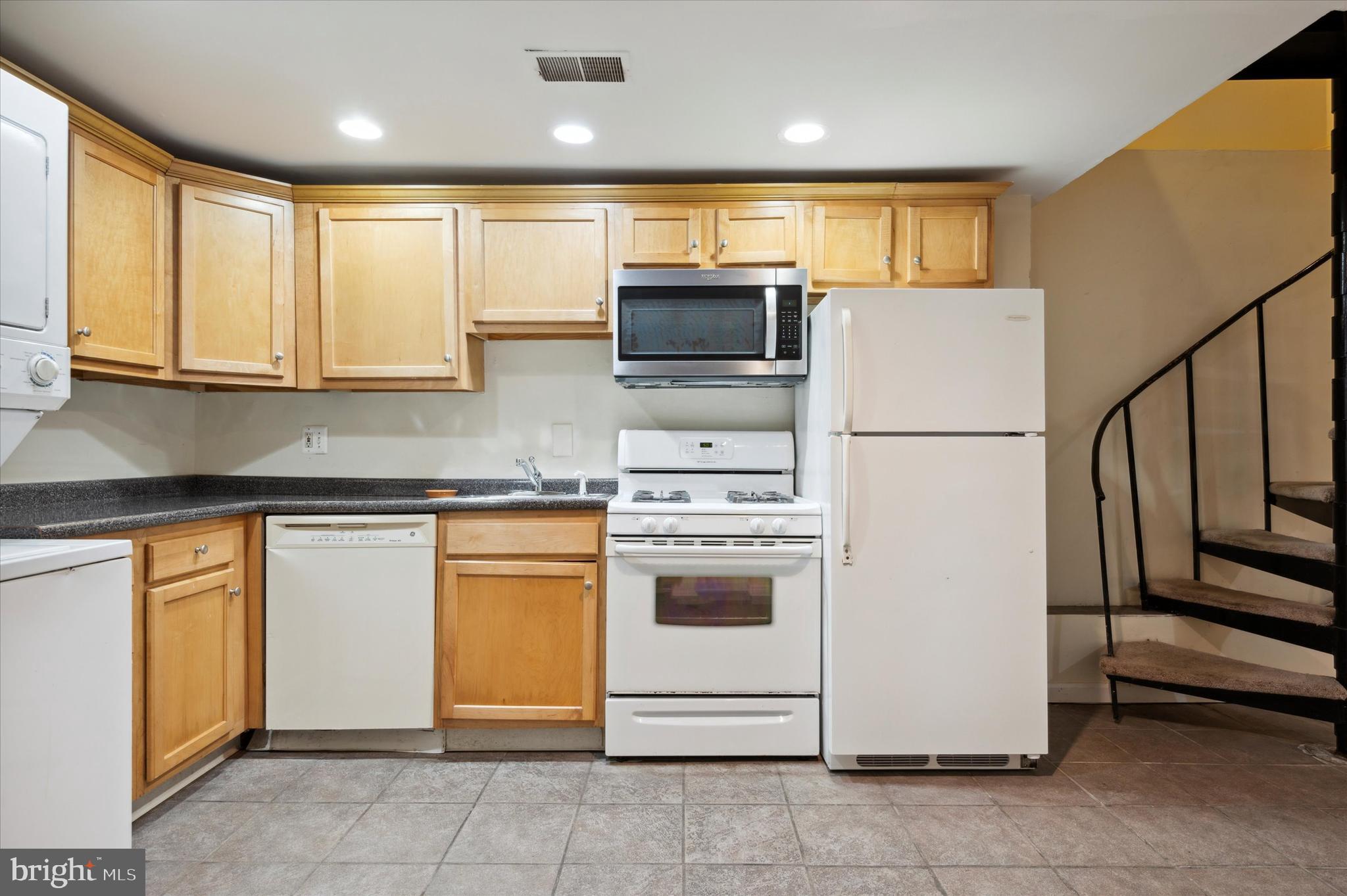 520 Montrose St #1a