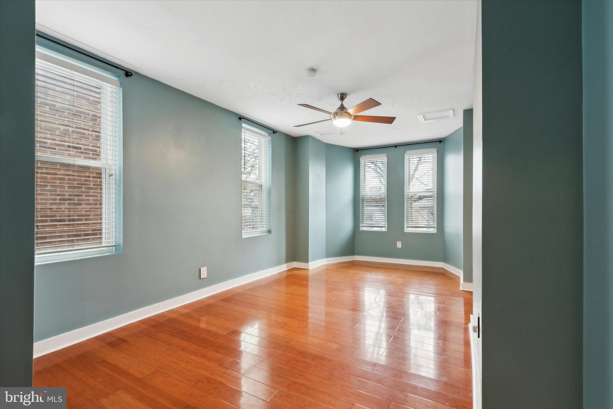 3012 W Girard Ave