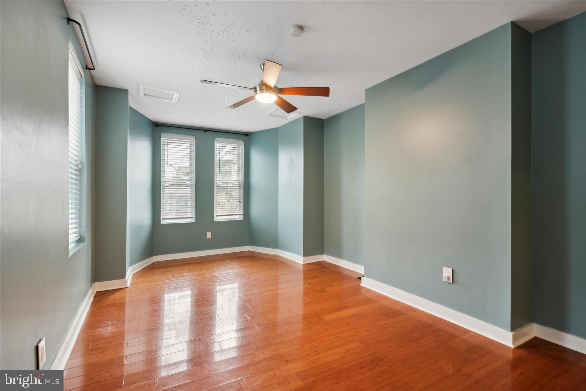 3012 W Girard Ave