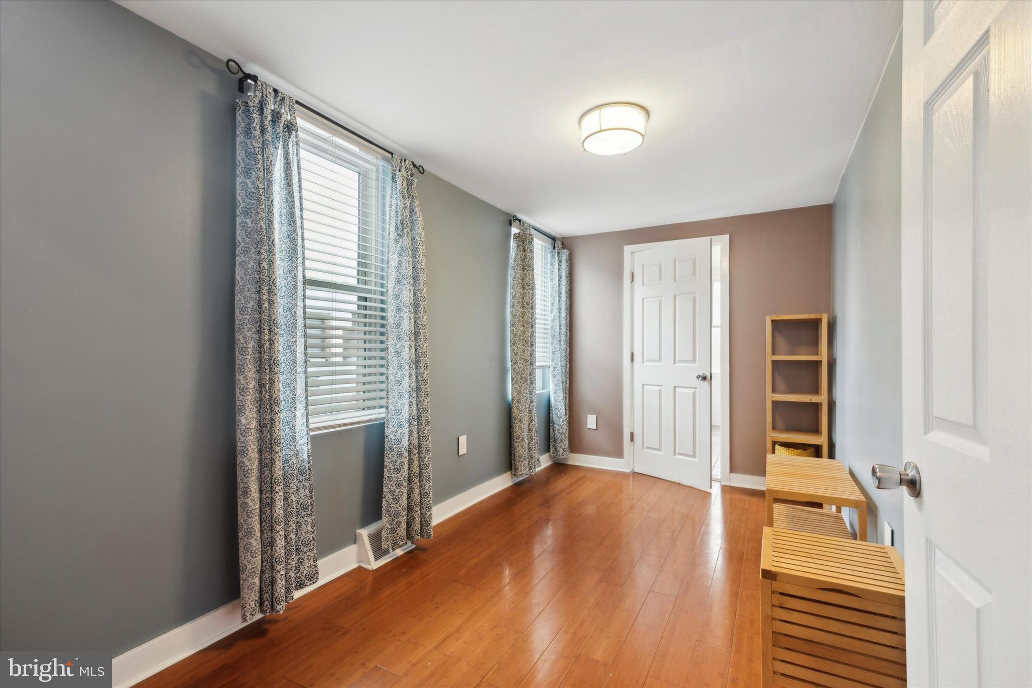 3012 W Girard Ave