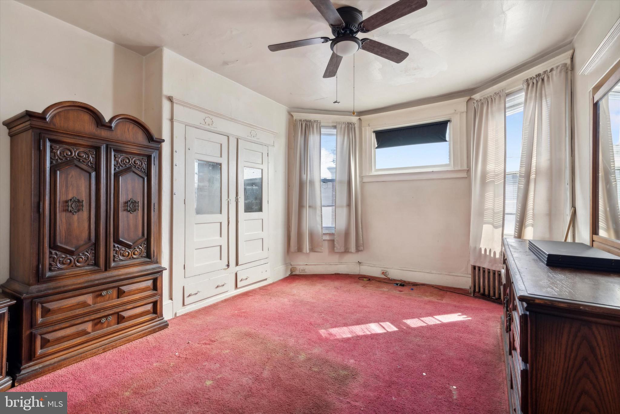 6031 Locust St