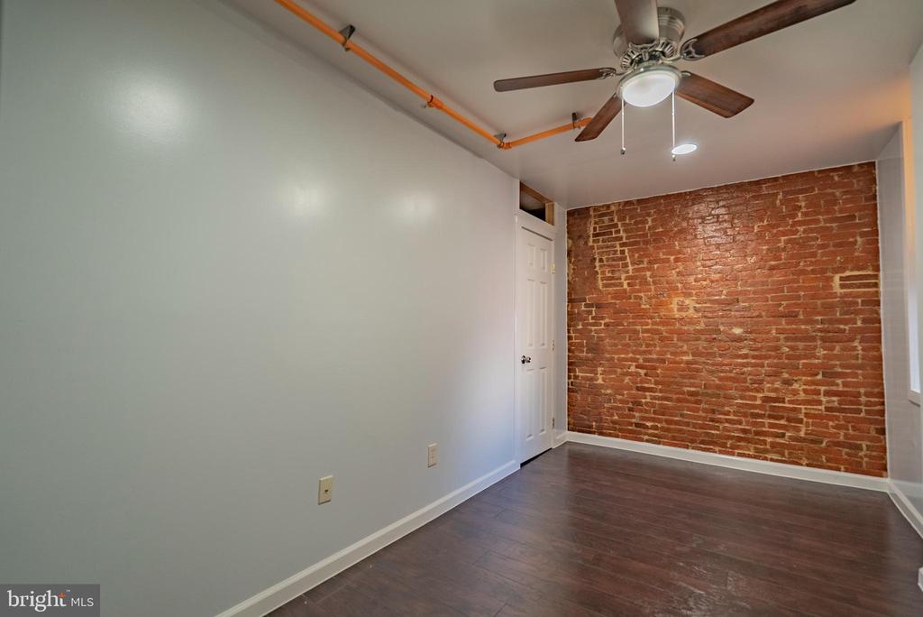 507-9 W GIRARD AVE #2R