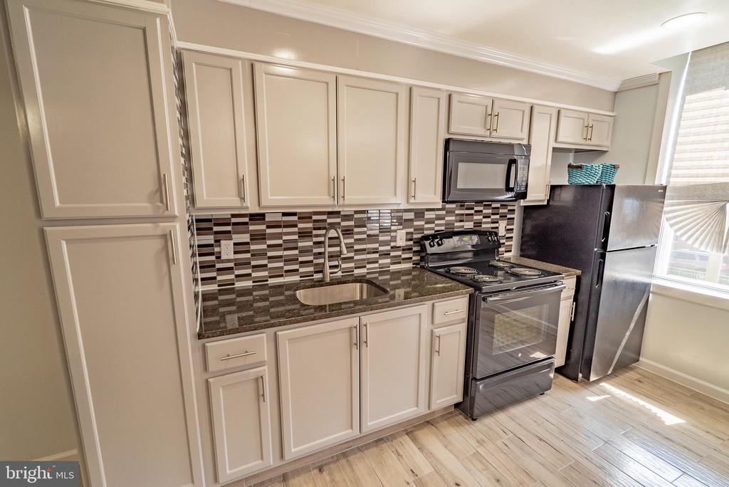 507-9 W GIRARD AVE #2R