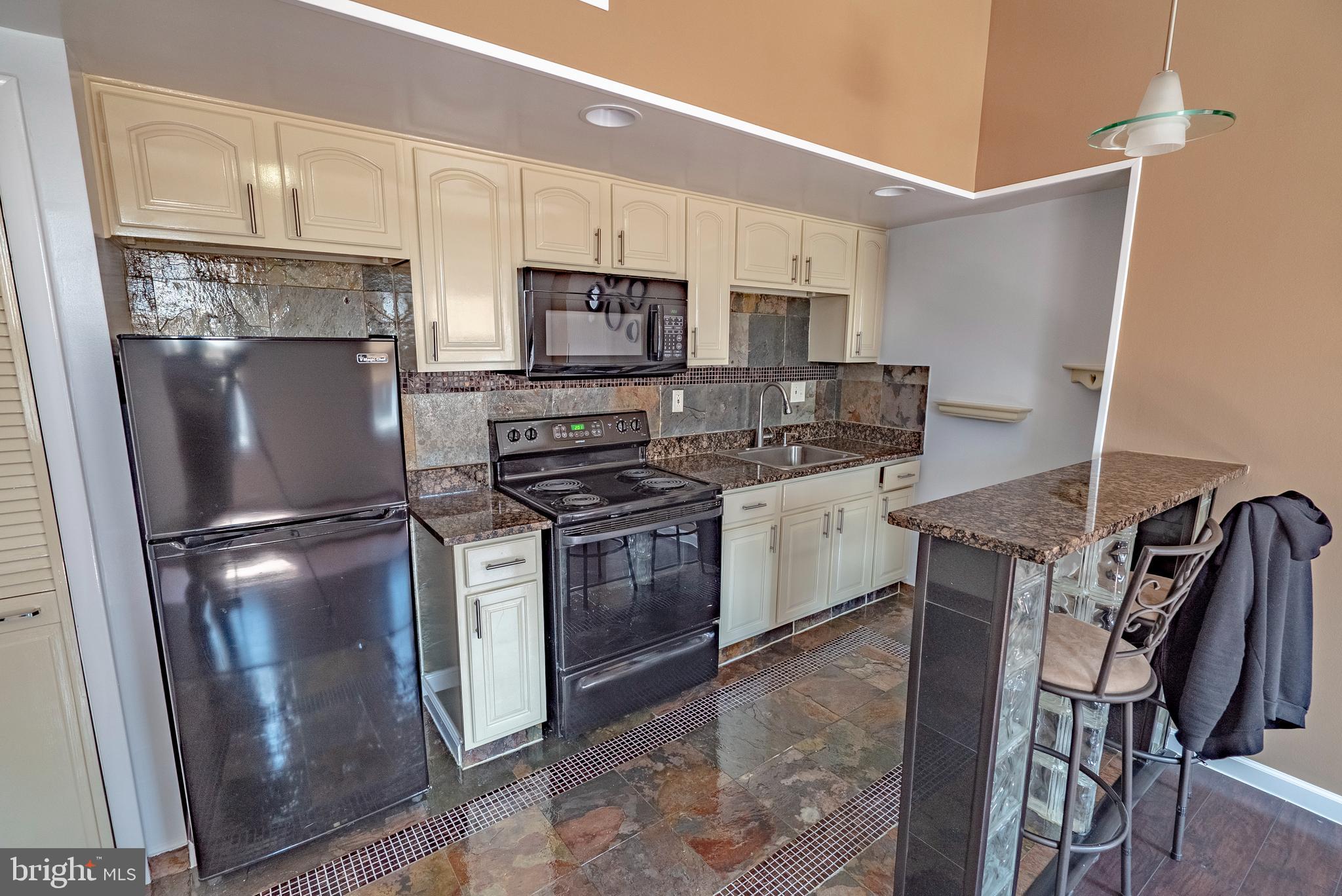 507-9 W GIRARD AVE #3F