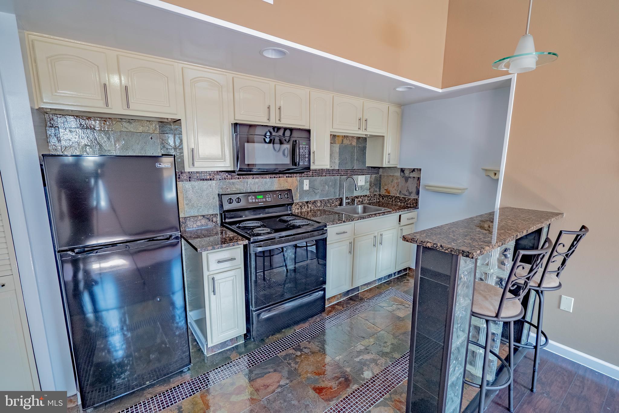 507-9 W GIRARD AVE #3F