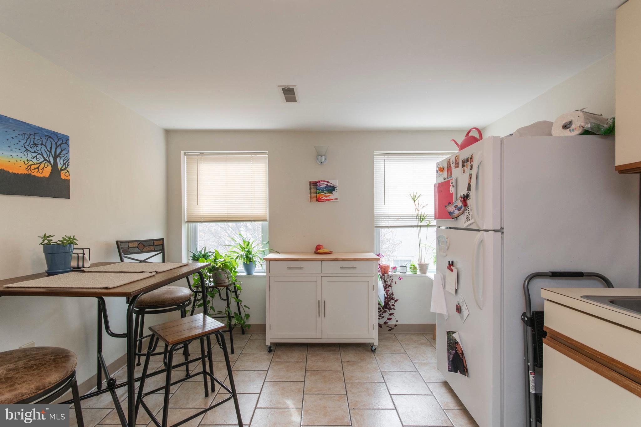 626 CARPENTER ST #3