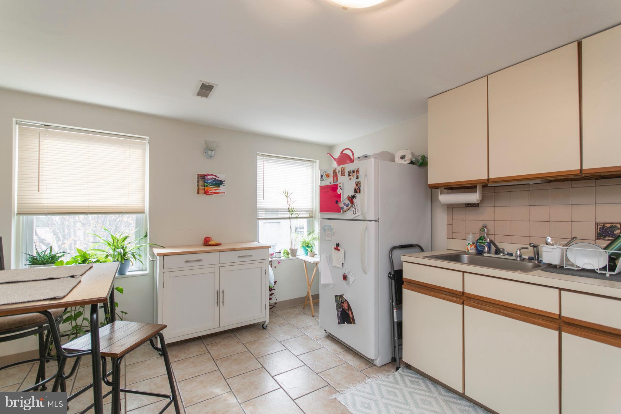 626 CARPENTER ST #3