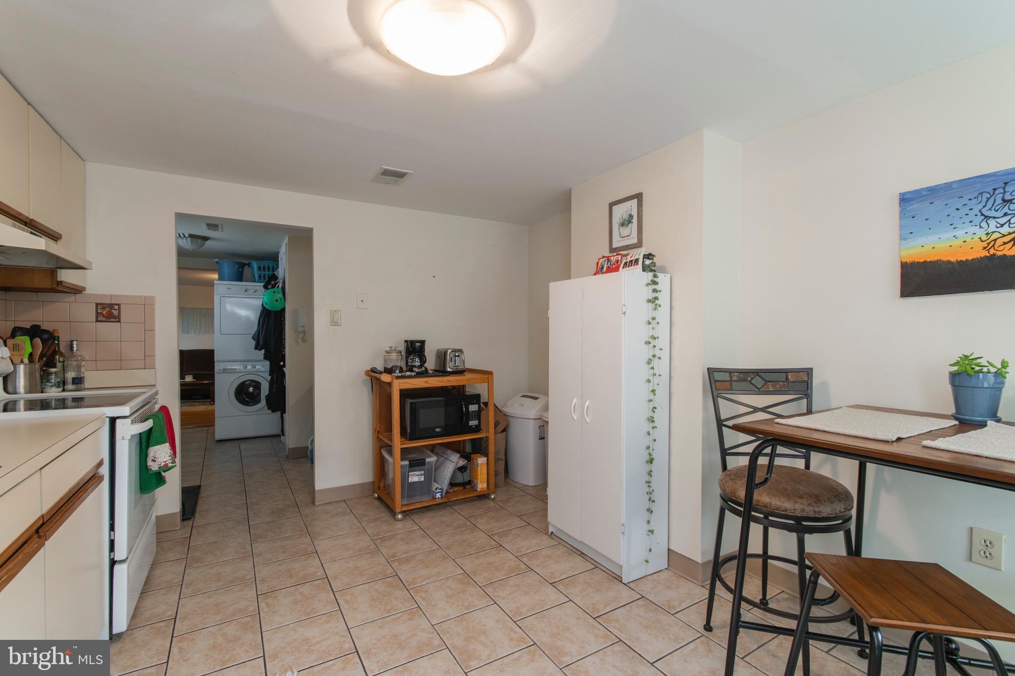 626 CARPENTER ST #3