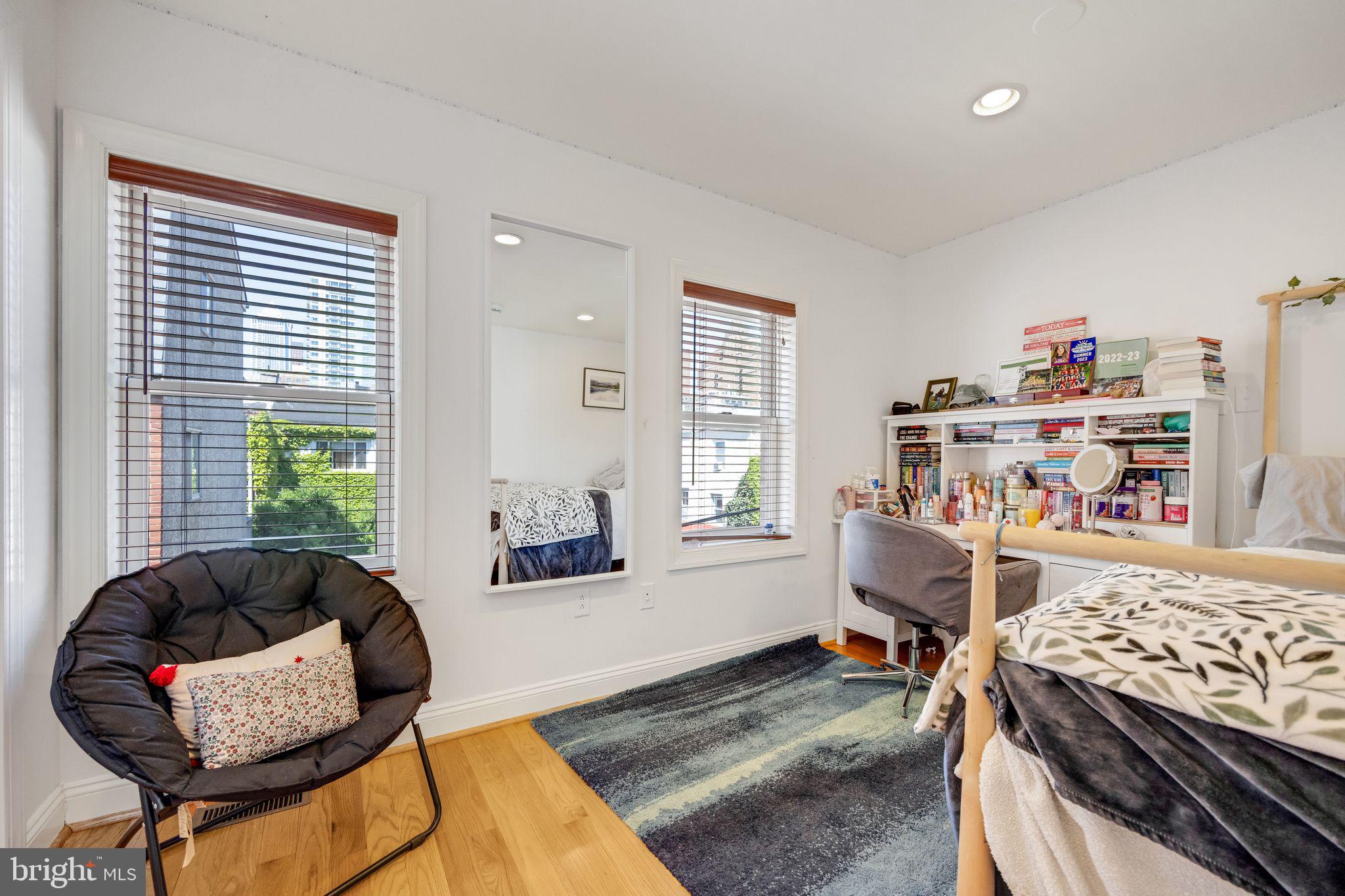 1706-1/2 Rodman St