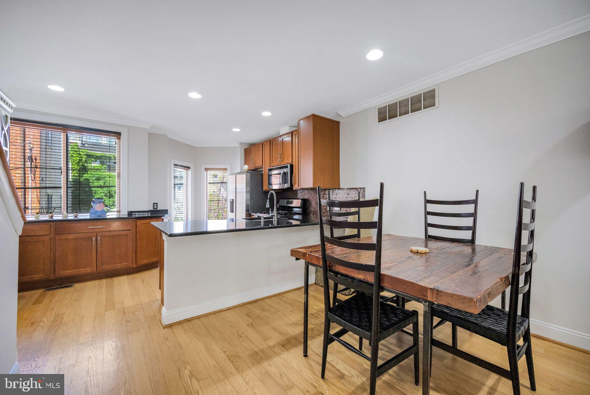 1706-1/2 Rodman St