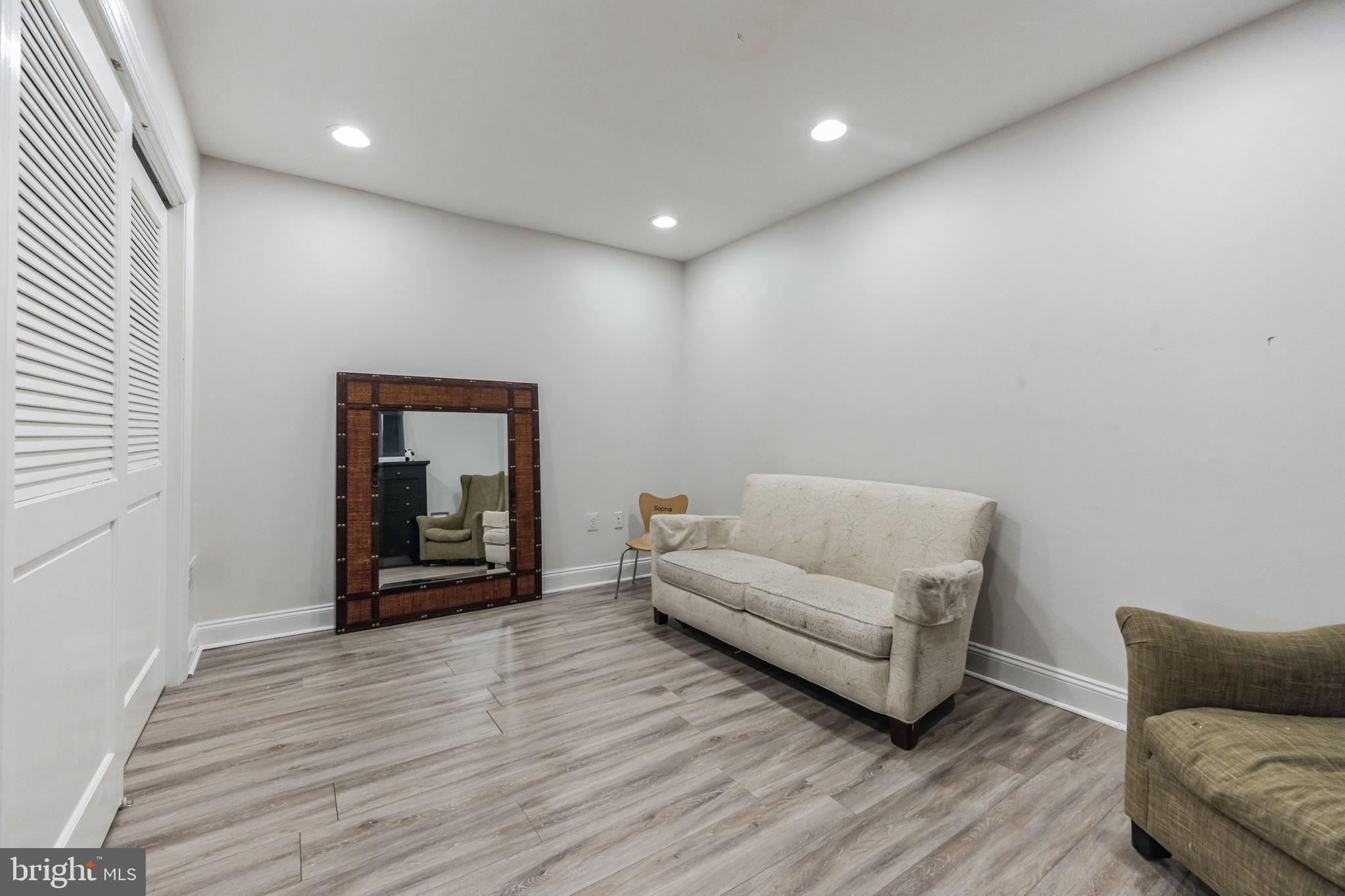 1706-1/2 Rodman St