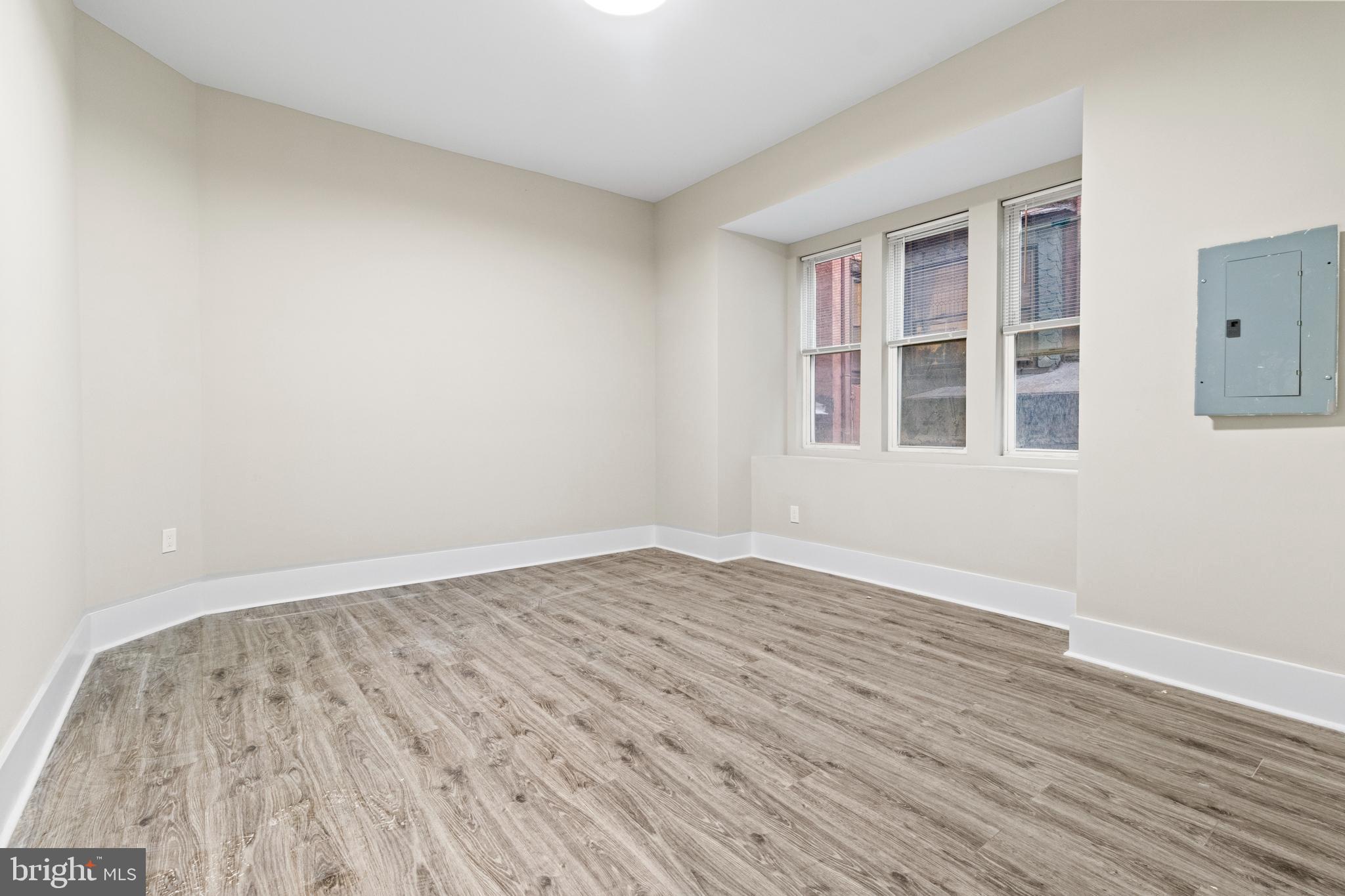 1924-26 SPRUCE ST #5R