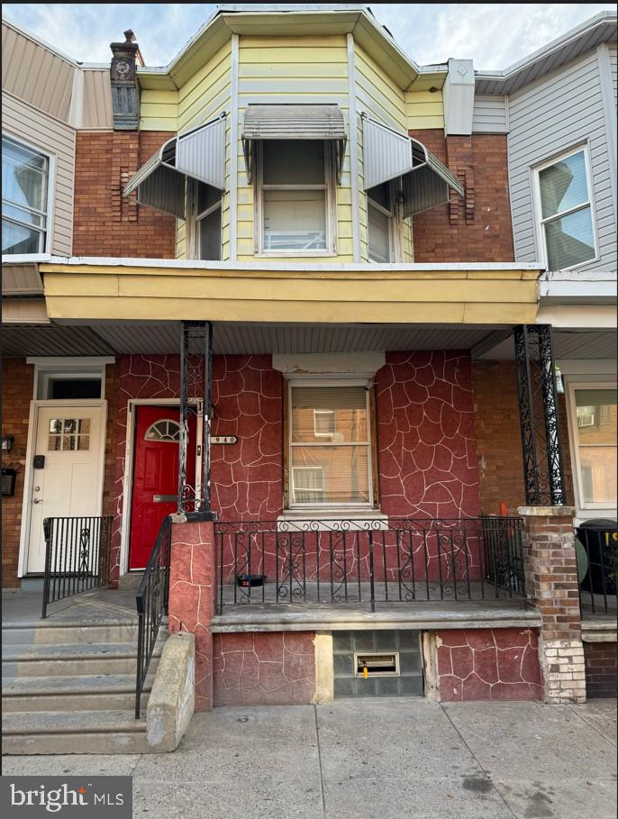 1940 E Monmouth St