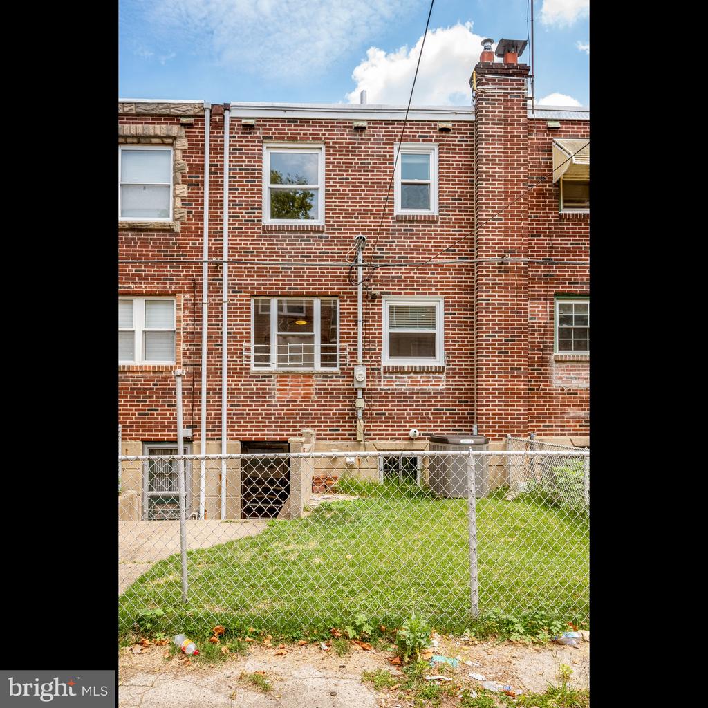 2828 S 10th St