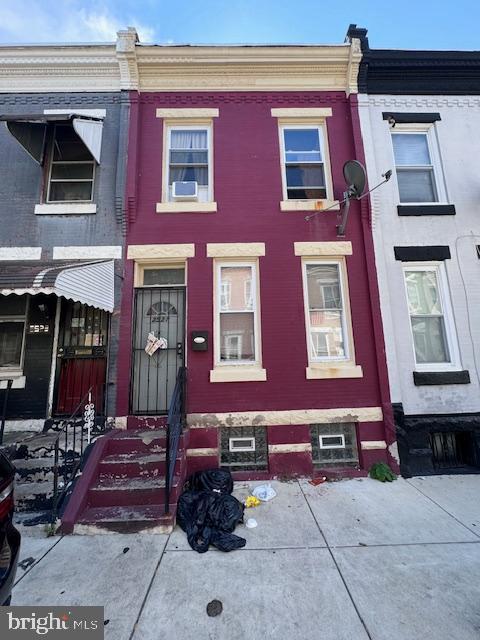 2521 N Douglas St